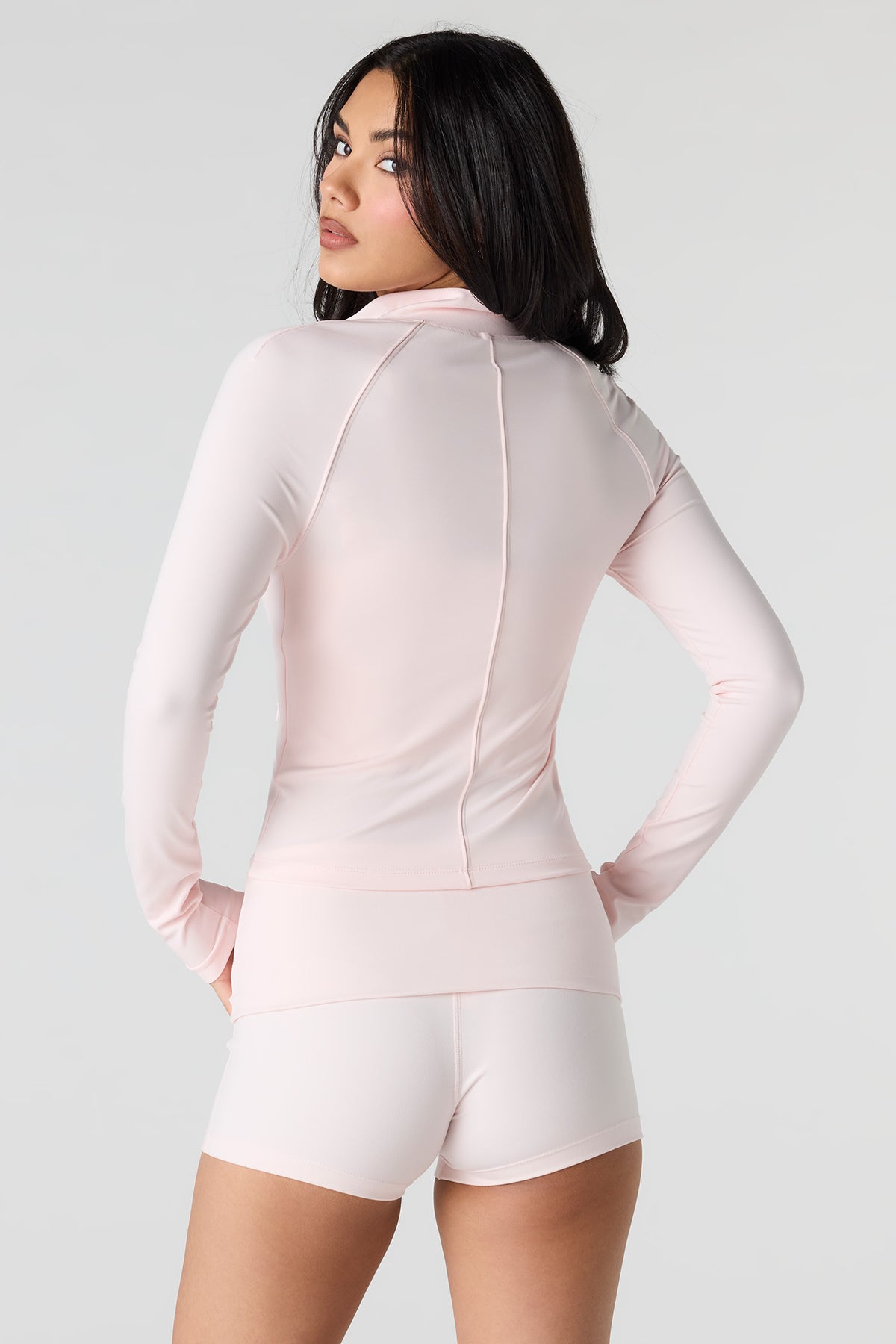 Vue alternative 2. Short haute densité à taille repliée Active