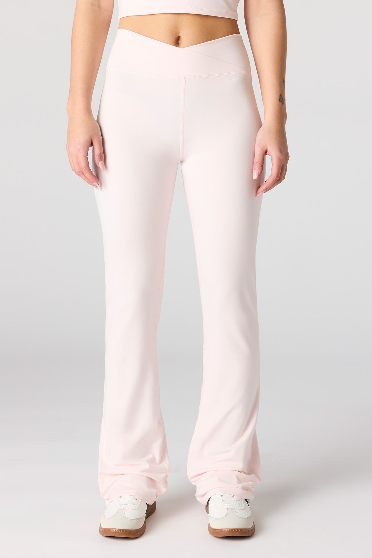 Vue alternative 2. Pantalon Activehaute densité à jambe évasée