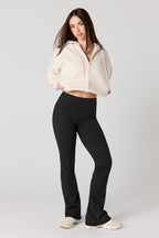 Pantalon Active à jambe évasée avec poches arrière