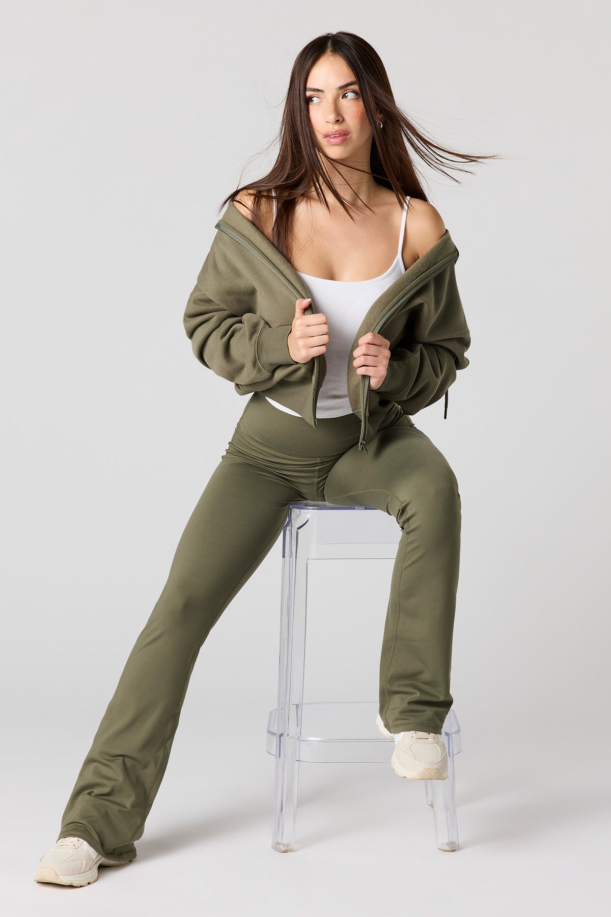 Pantalon Active à jambe évasée avec poches arrière