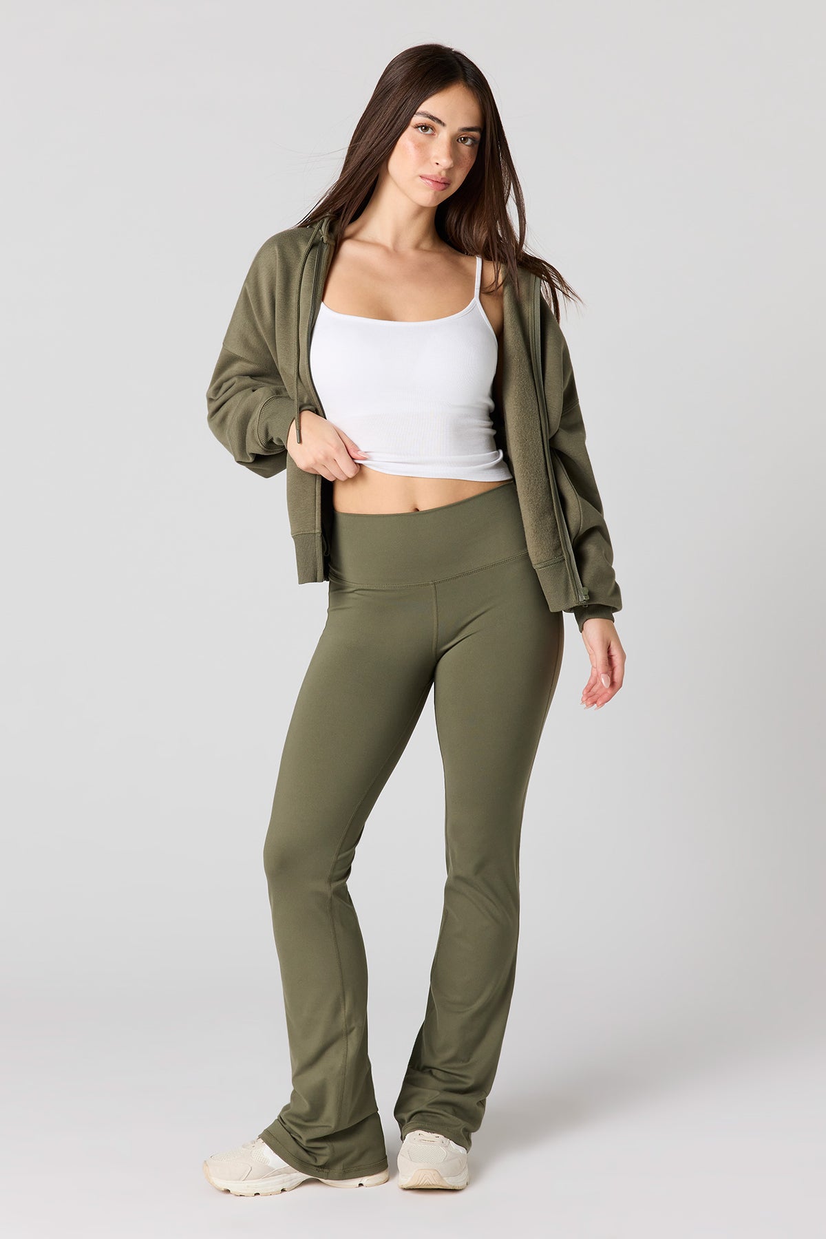 Vue alternative 5. Pantalon Active à jambe évasée avec poches arrière