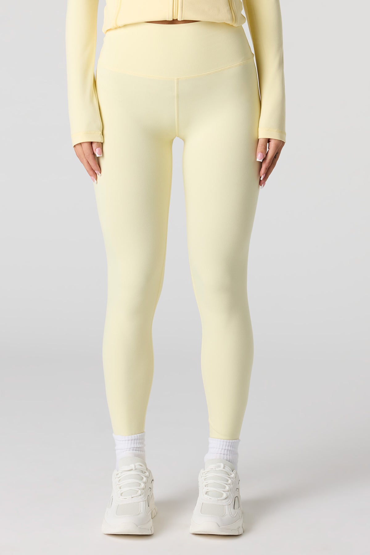 Alt View 2. Active Back Pocket Legging - Yellow