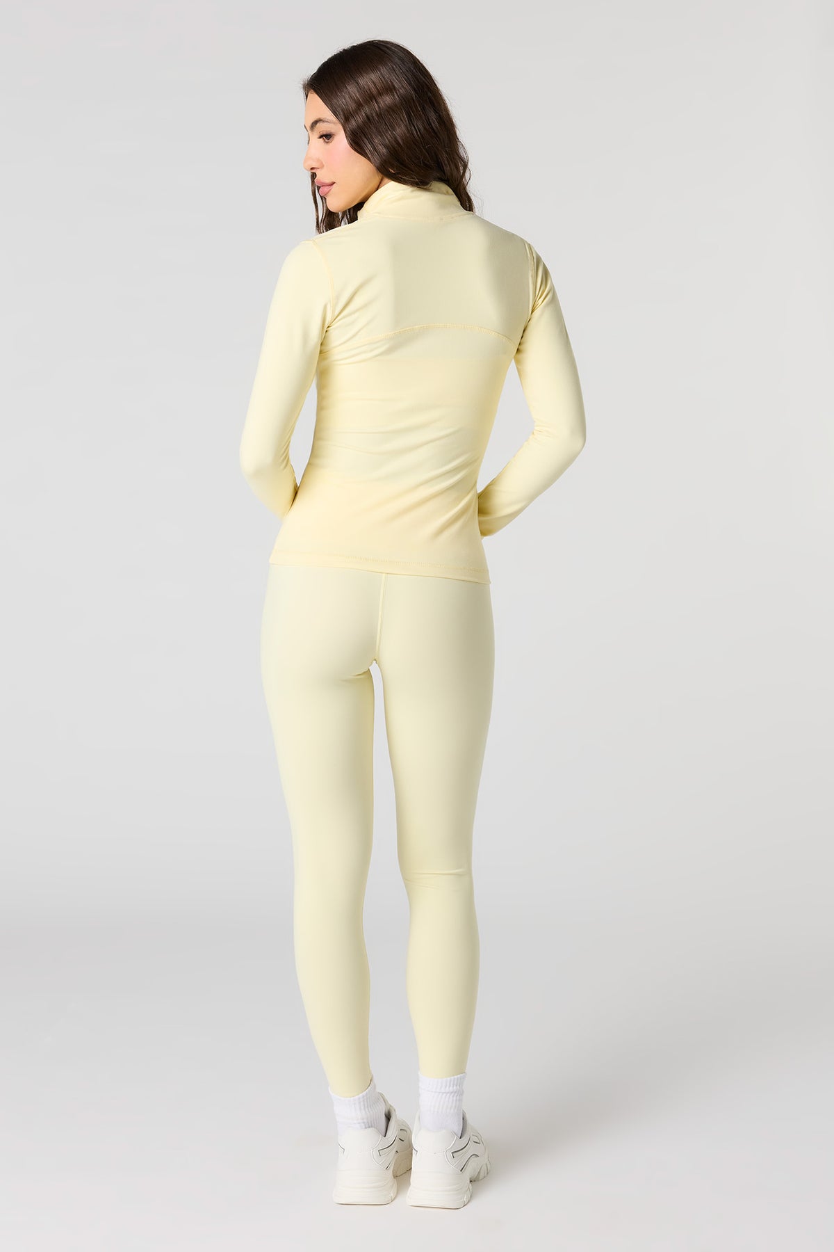 Alt View 3. Active Back Pocket Legging - Yellow