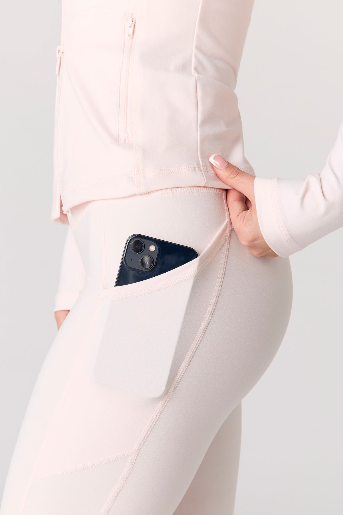 Vue alternative 4. Pantalon Active à jambe évasée avec poches latérales