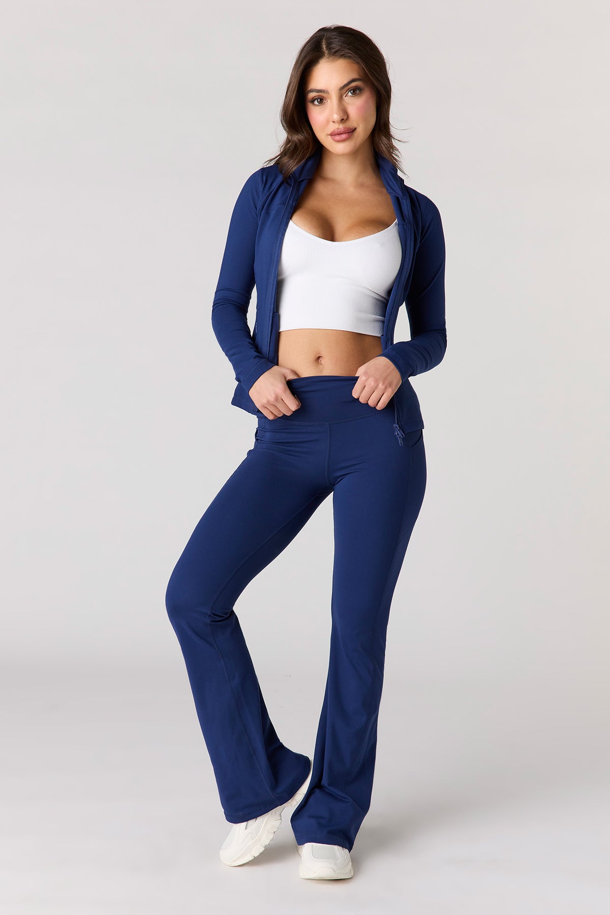 Vue alternative 2. Pantalon Active à jambe évasée avec poches latérales