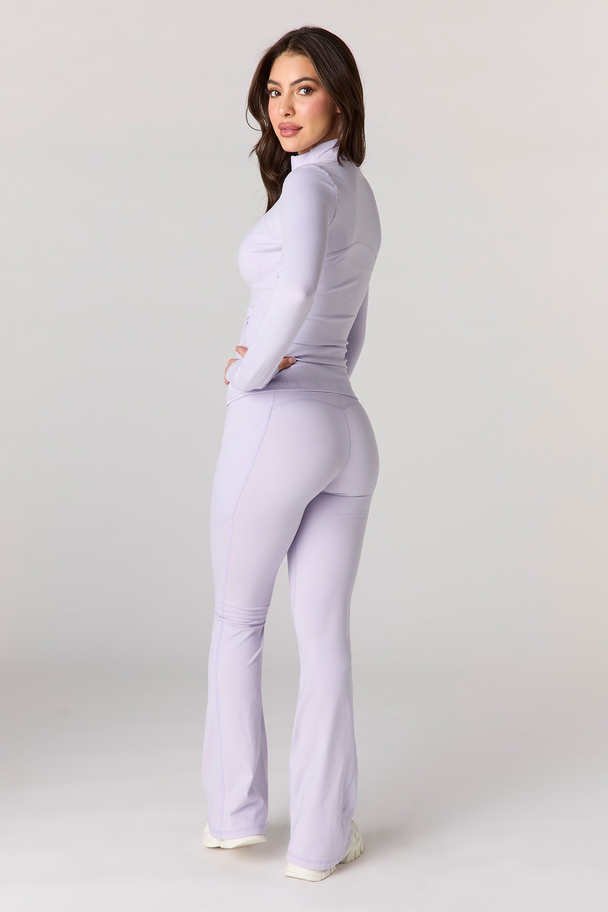 Vue alternative 20. Pantalon Active à jambe évasée avec poches latérales