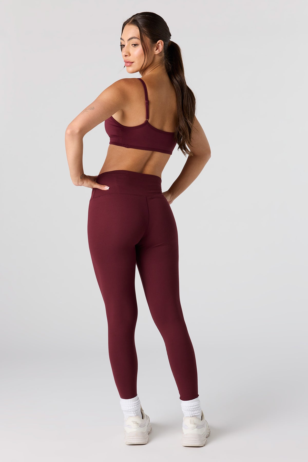 Alt View 3. U/A Back Pocket Pant - Heather Grey