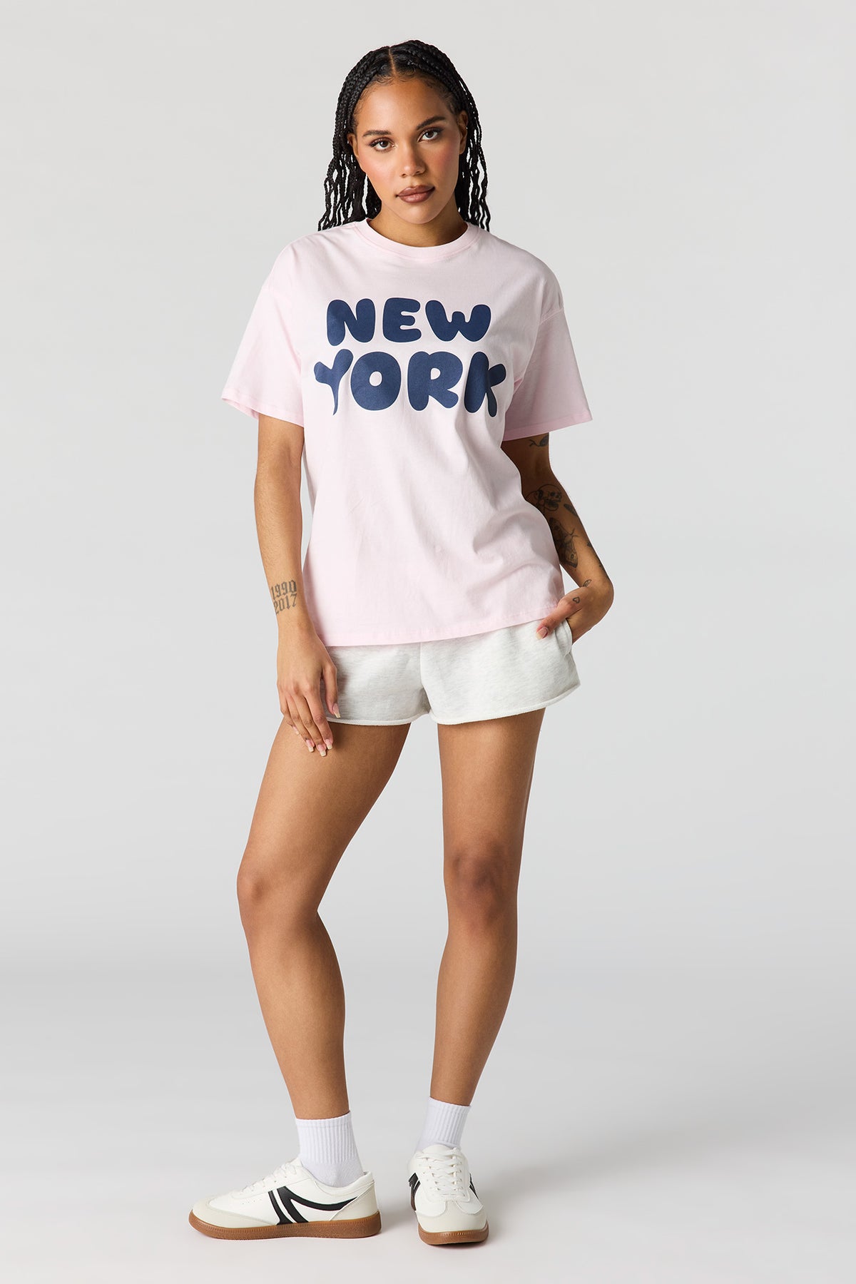 Vue alternative 3. T-shirt de coupe garçonne imprimé