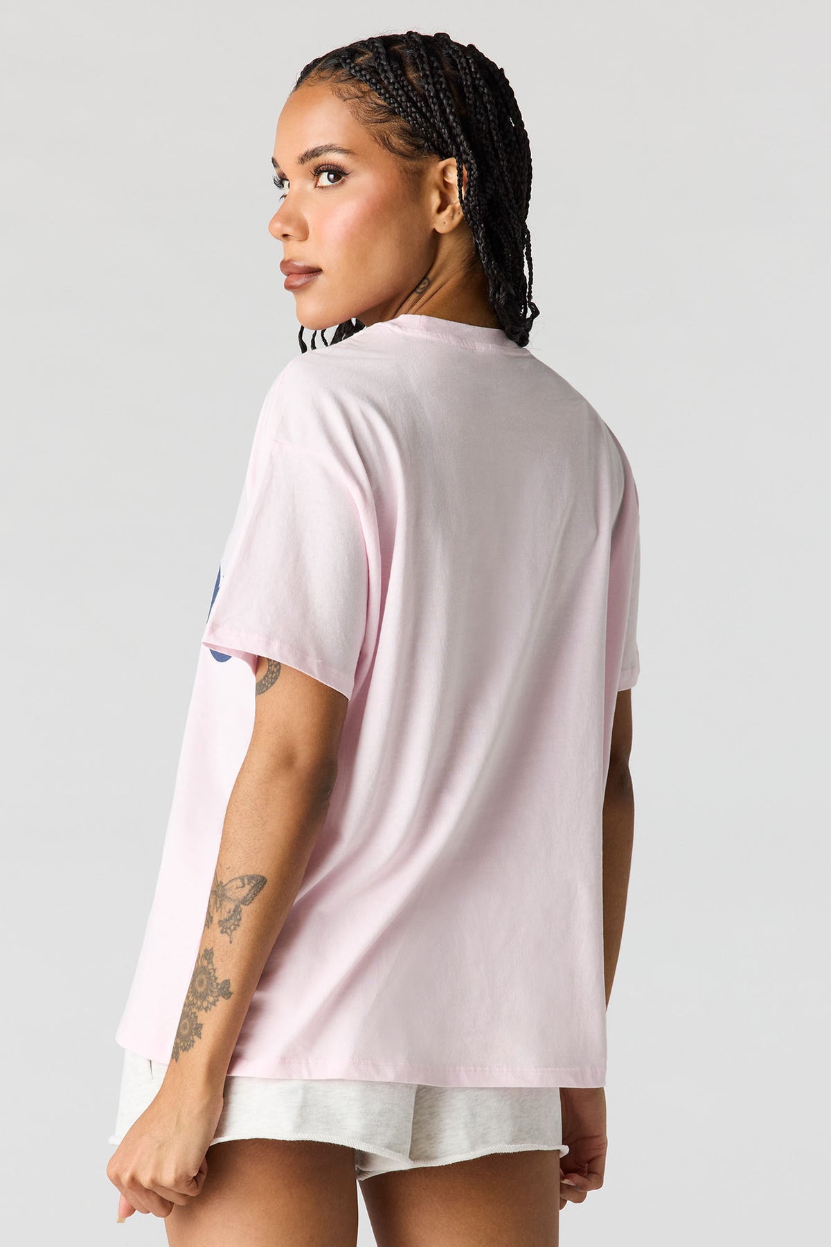 Vue alternative 2. T-shirt de coupe garçonne imprimé