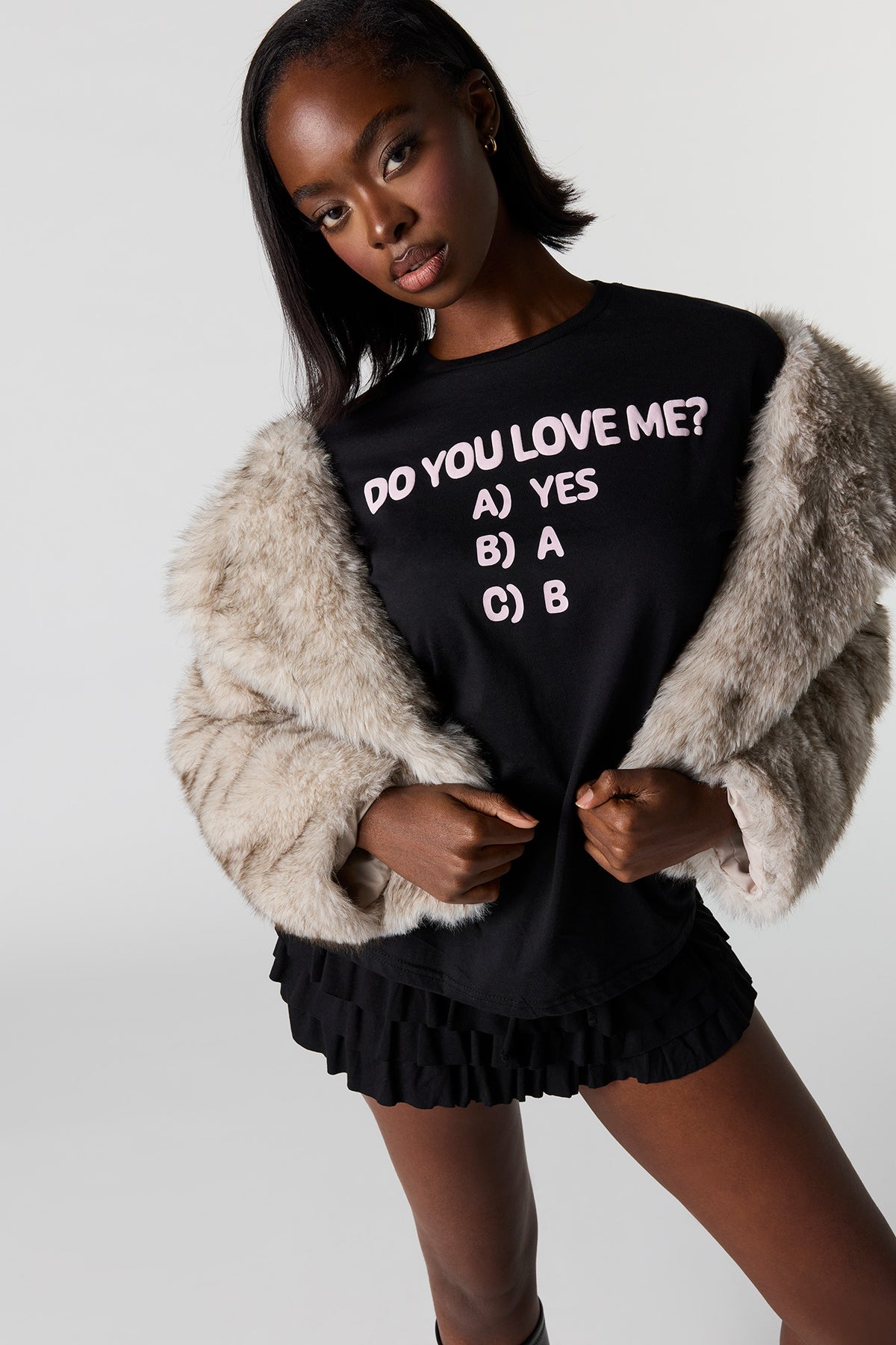 T-shirt coupe garçonne à imprimé en rellief