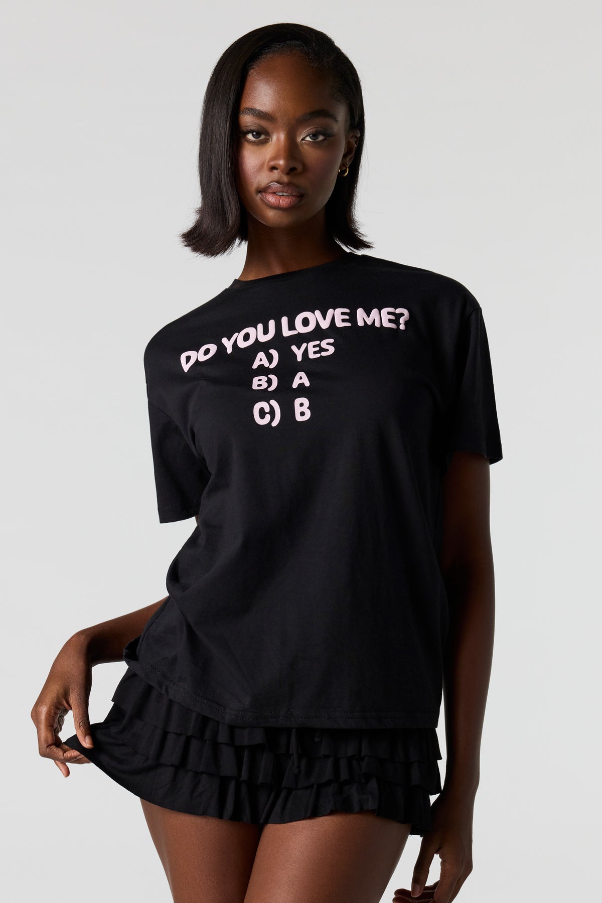 Vue alternative 4. T-shirt coupe garçonne à imprimé en rellief
