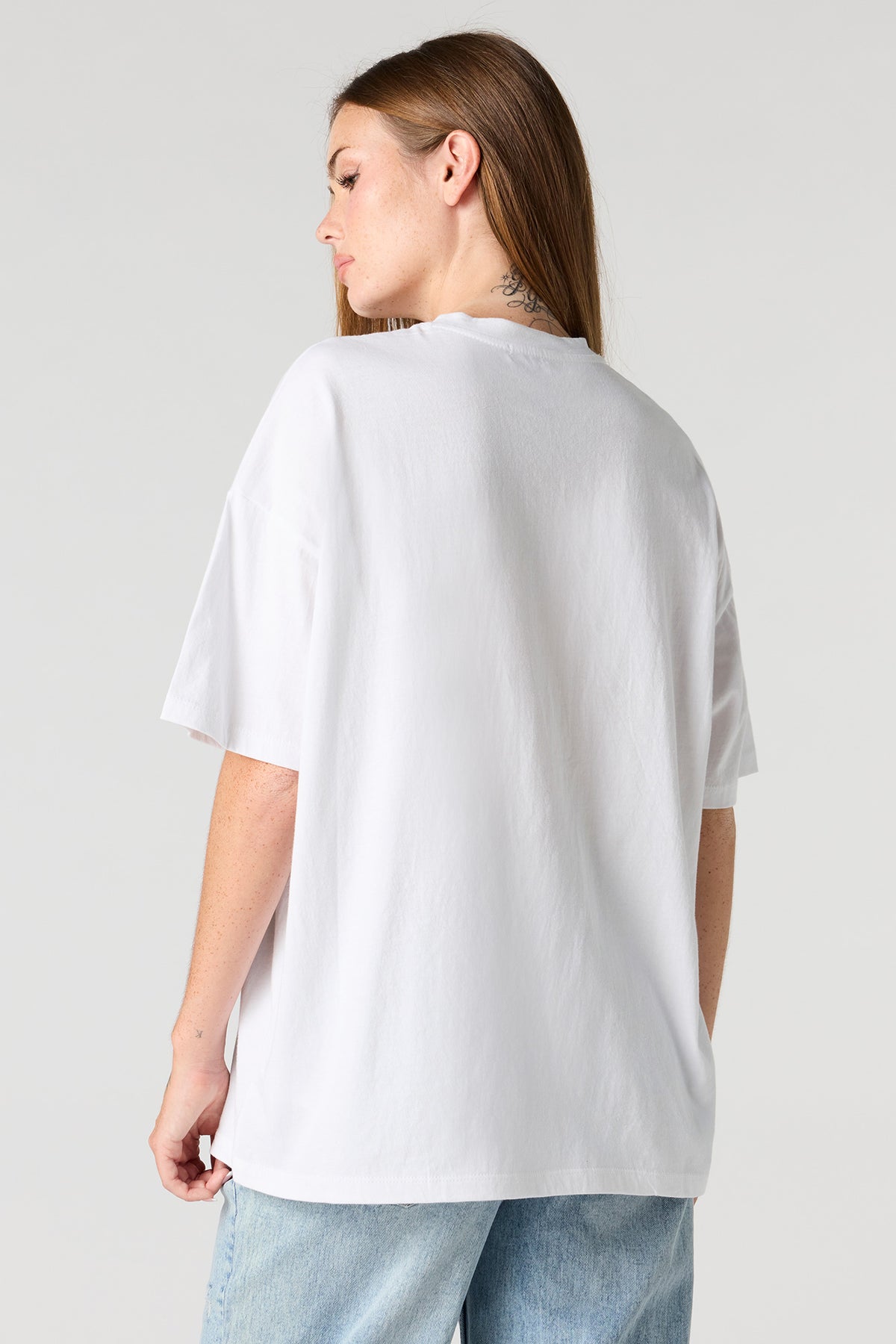 Alt View 2. Graphic Oversized Boyfriend T-Shirt - White