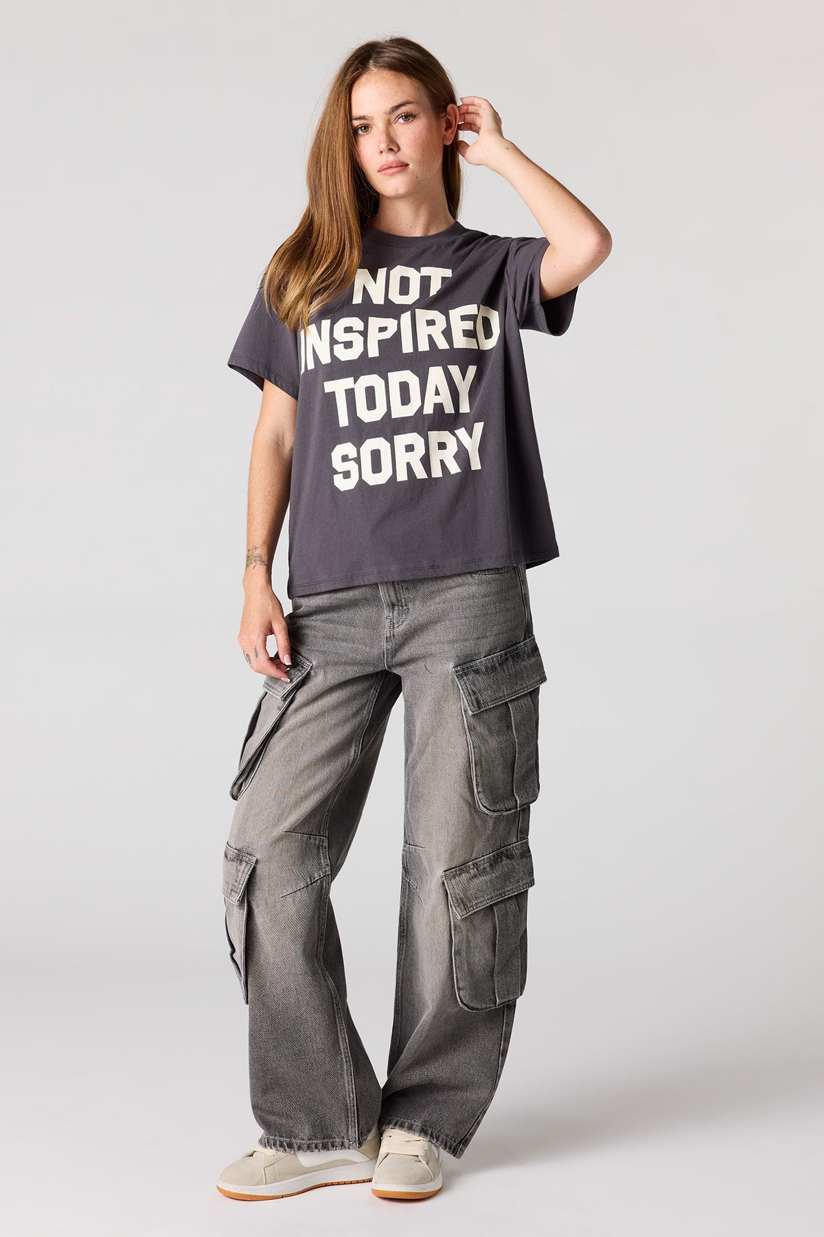 Alt View 3. Graphic Boxy Boyfriend T-Shirt - Charcoal