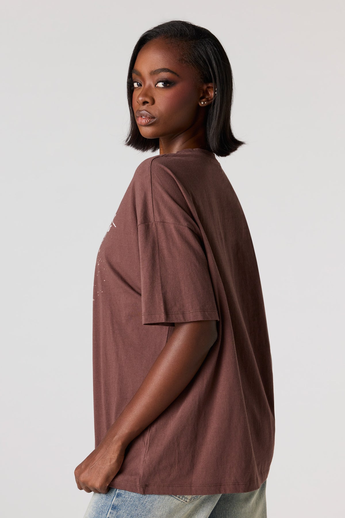 Alt View 2. Oversized Mystic Graphic T-Shirt - Brown