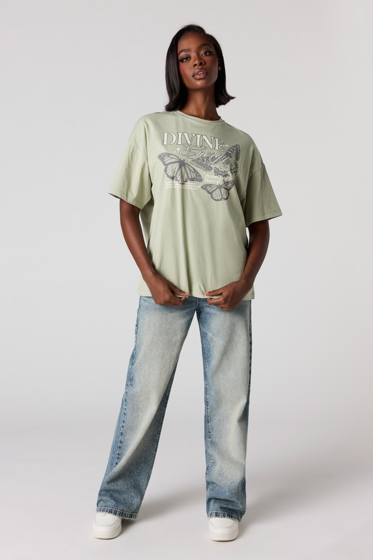 Alt View 3. Oversized Mystic Graphic T-Shirt - Dark Green
