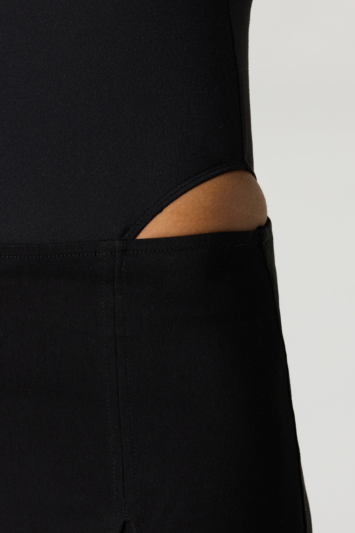 Vue alternative 4. Maillot Contour bain-de-soleil avec anneau
