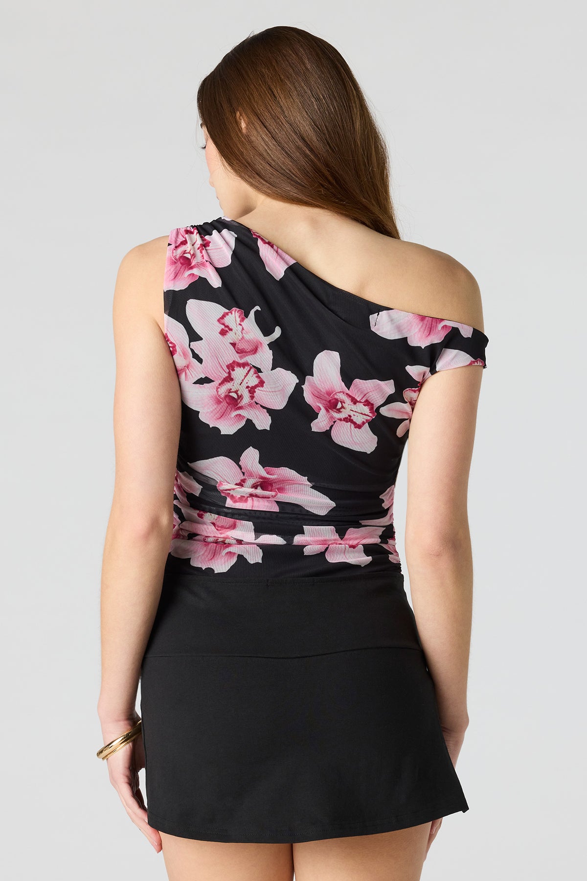 Vue alternative 2. Maillot à épaule unique en filet