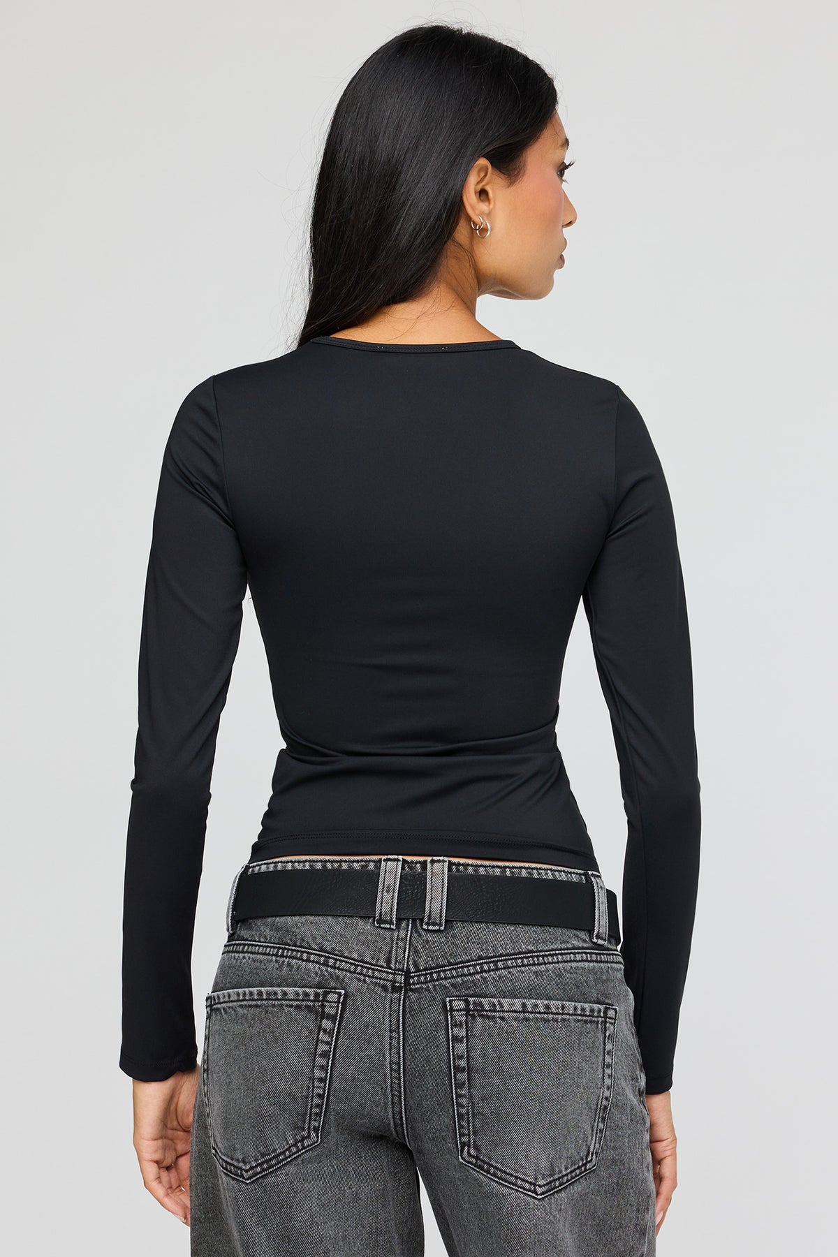 Alt View 2. Contour Long Sleeve Top - Black