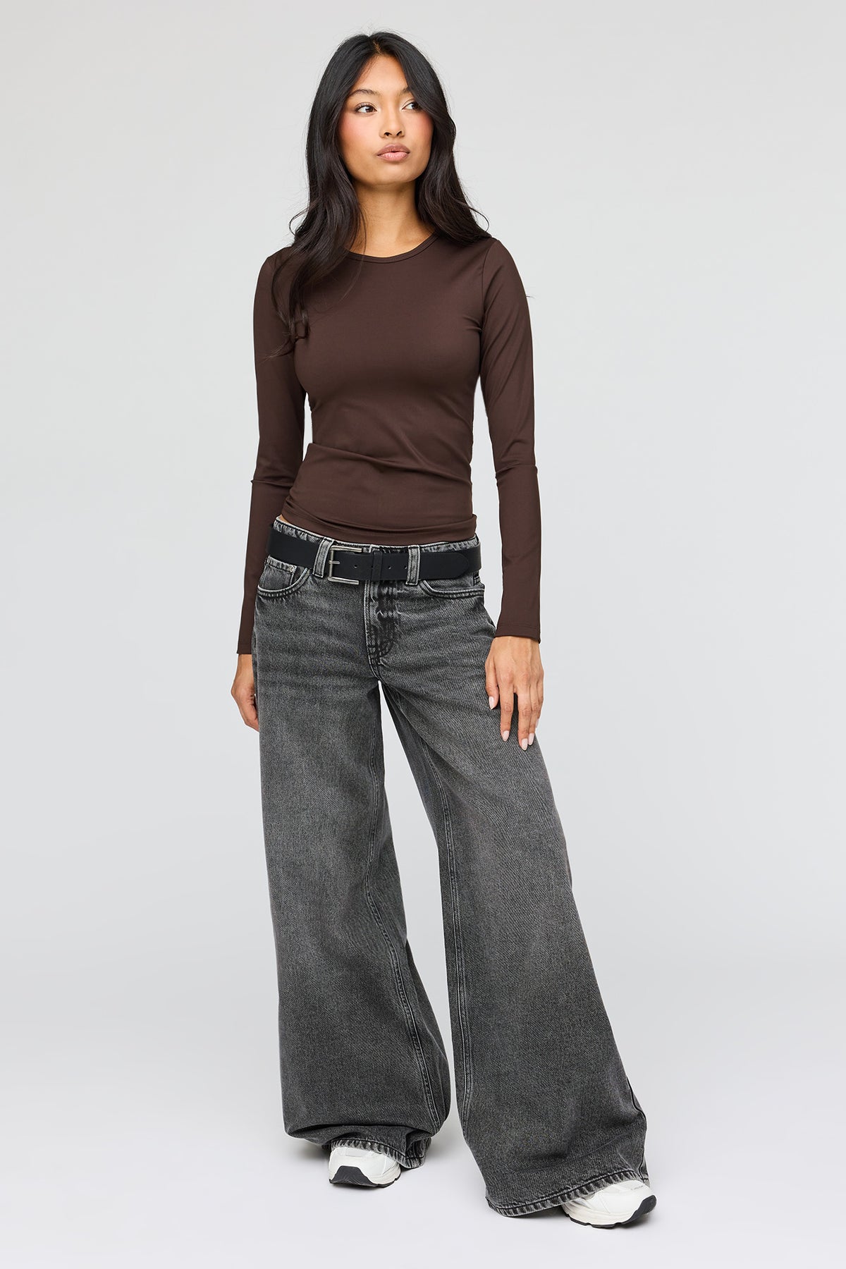 Alt View 3. Contour Long Sleeve Top - Brown