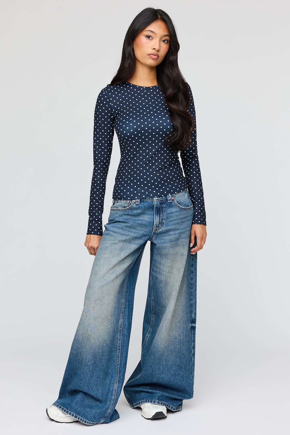Alt View 3. Contour Long Sleeve Top - Navy