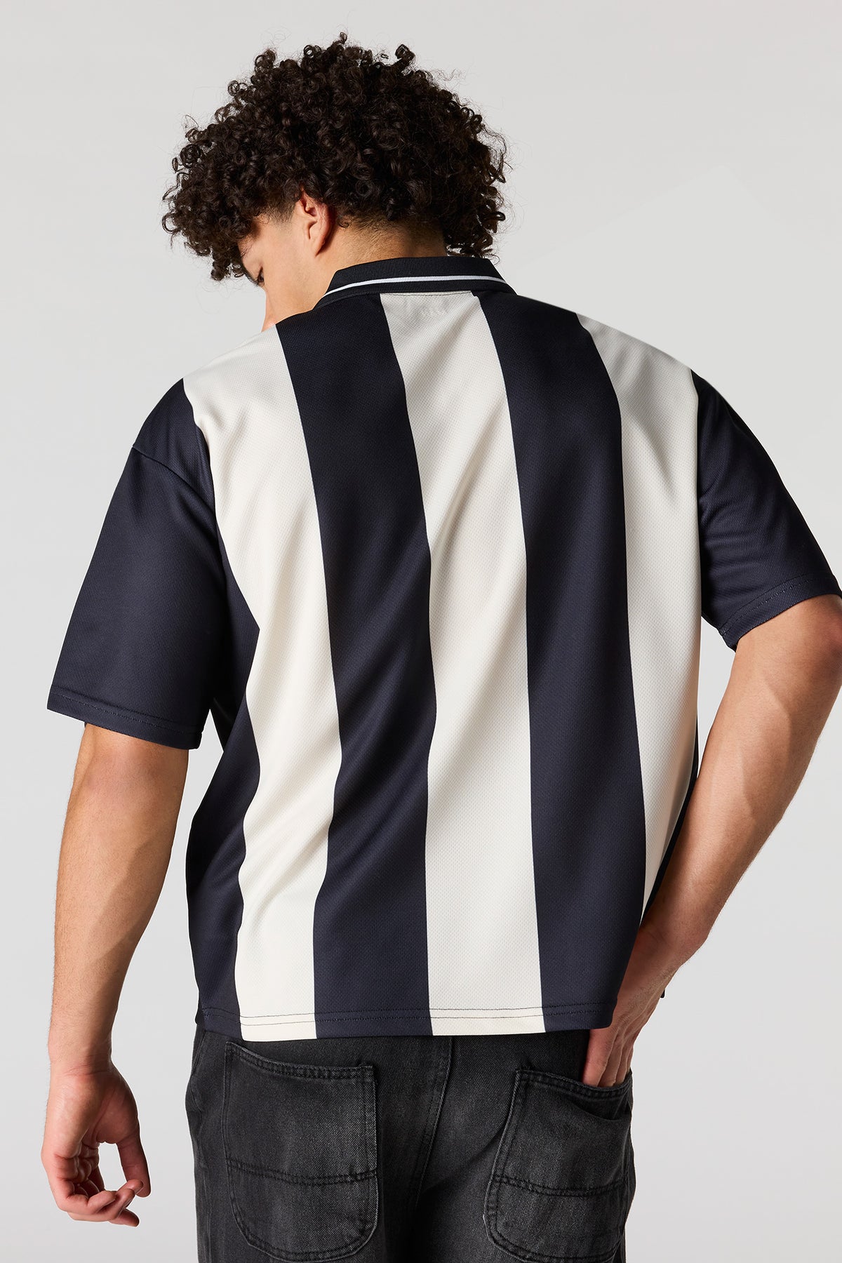 Vue alternative 2. Polo de soccer en filet imprimé
