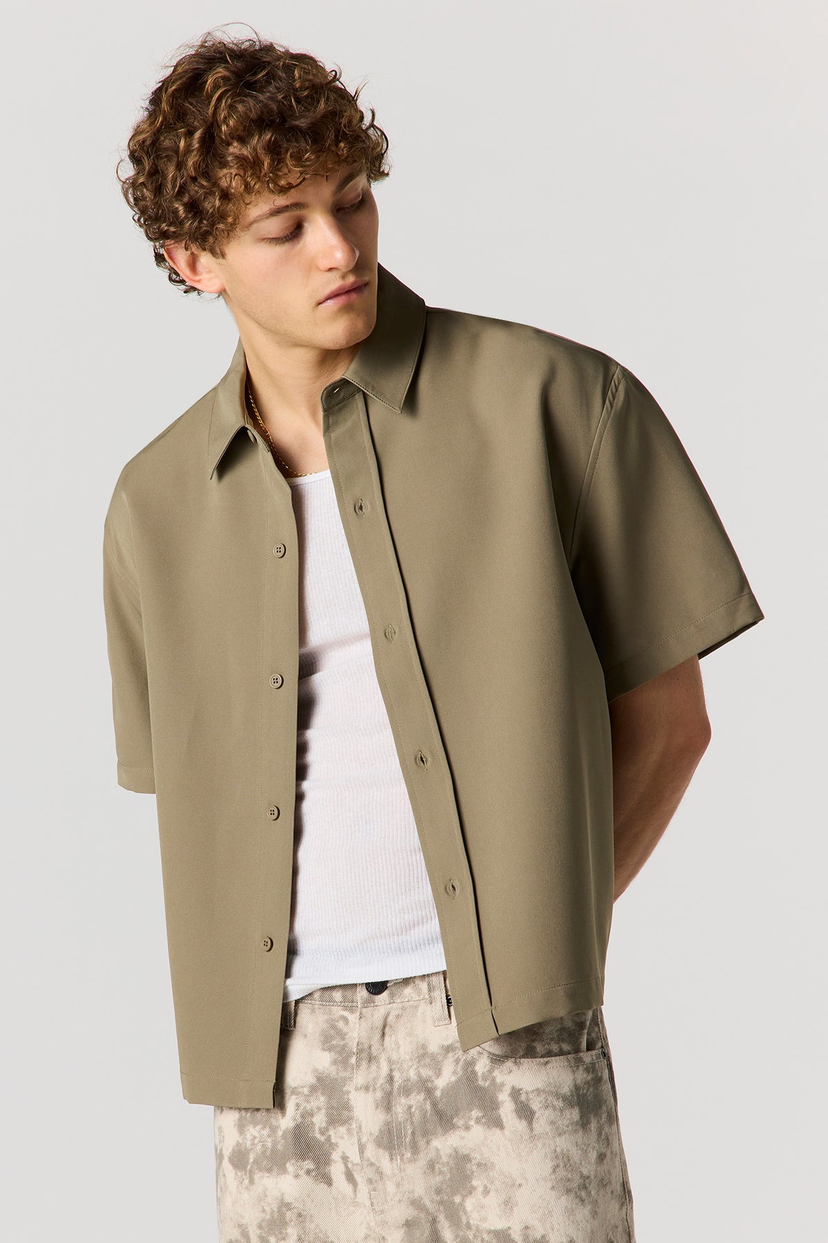 Haut carré boutonné avec col
