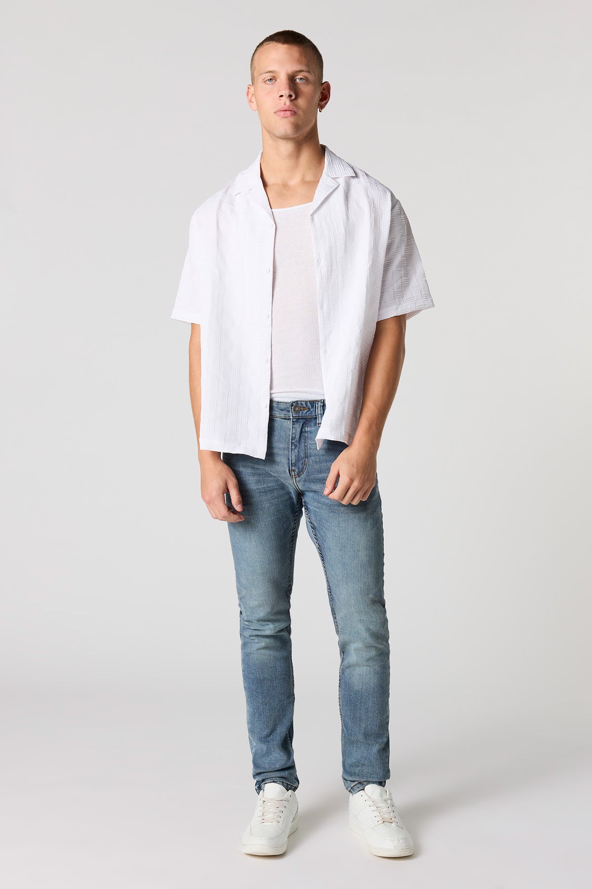 Vue alternative 3. Haut boutonné natté