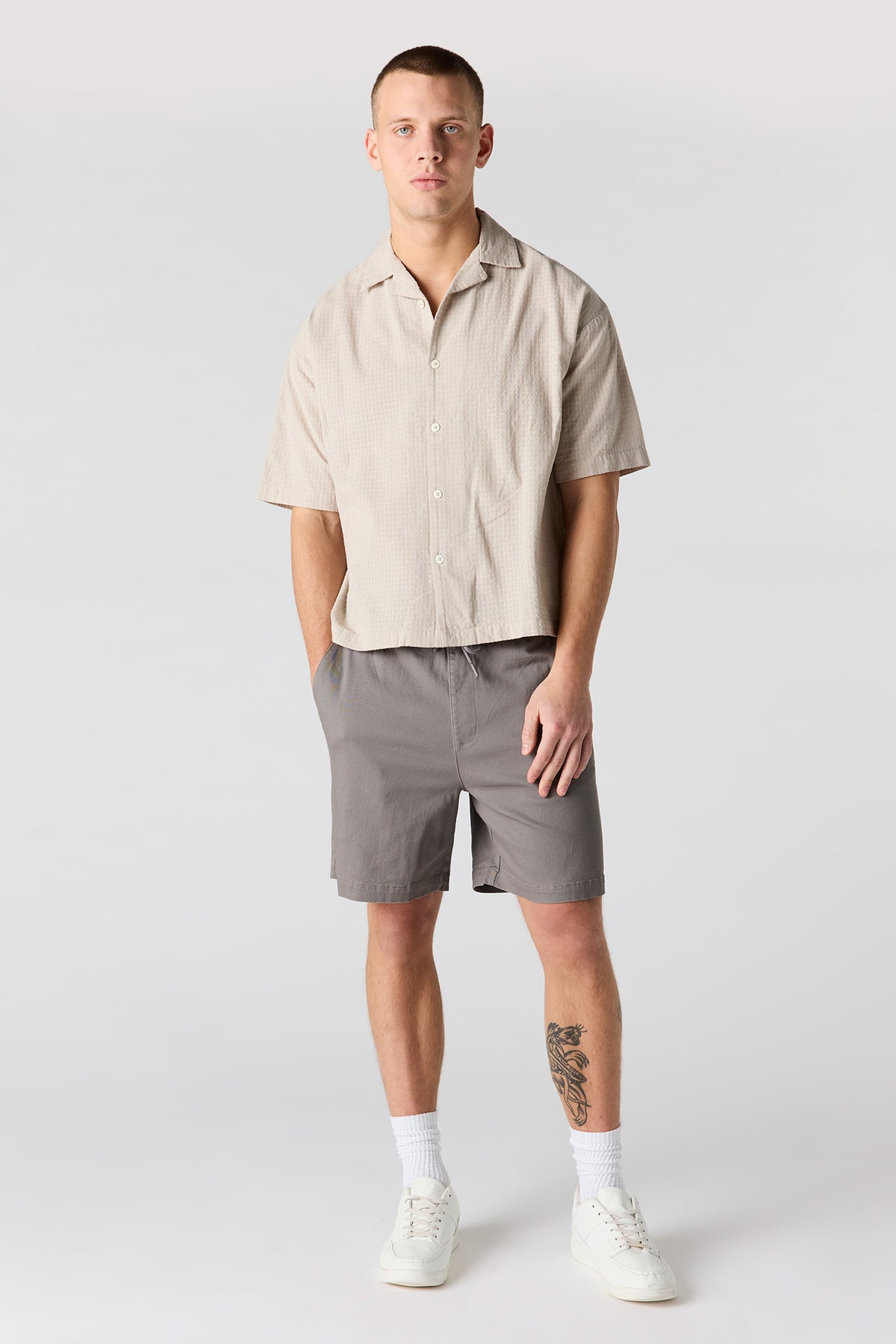 Vue alternative 3. Haut boutonné texturé gaufré