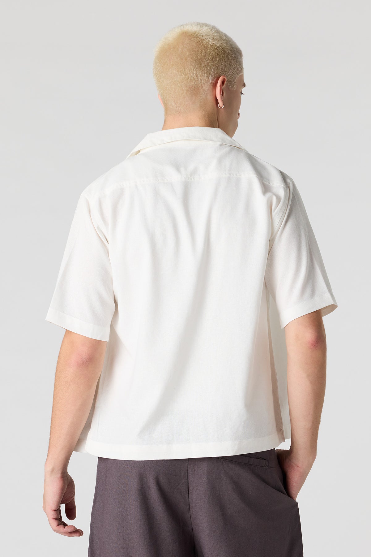 Alt View 2. Linen-Blend Button-Up Top - White