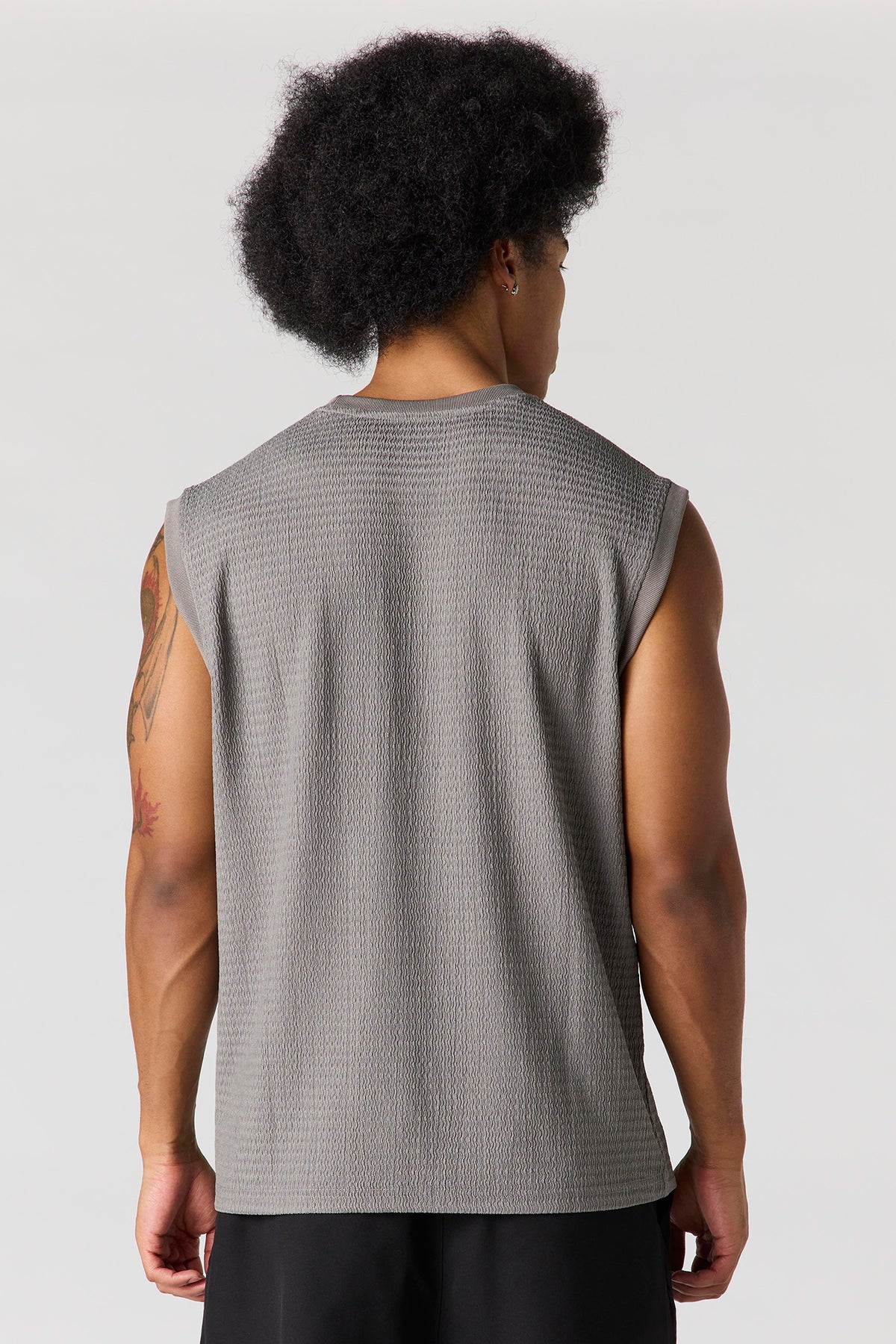 Vue alternative 2. Débardeur sport texturé