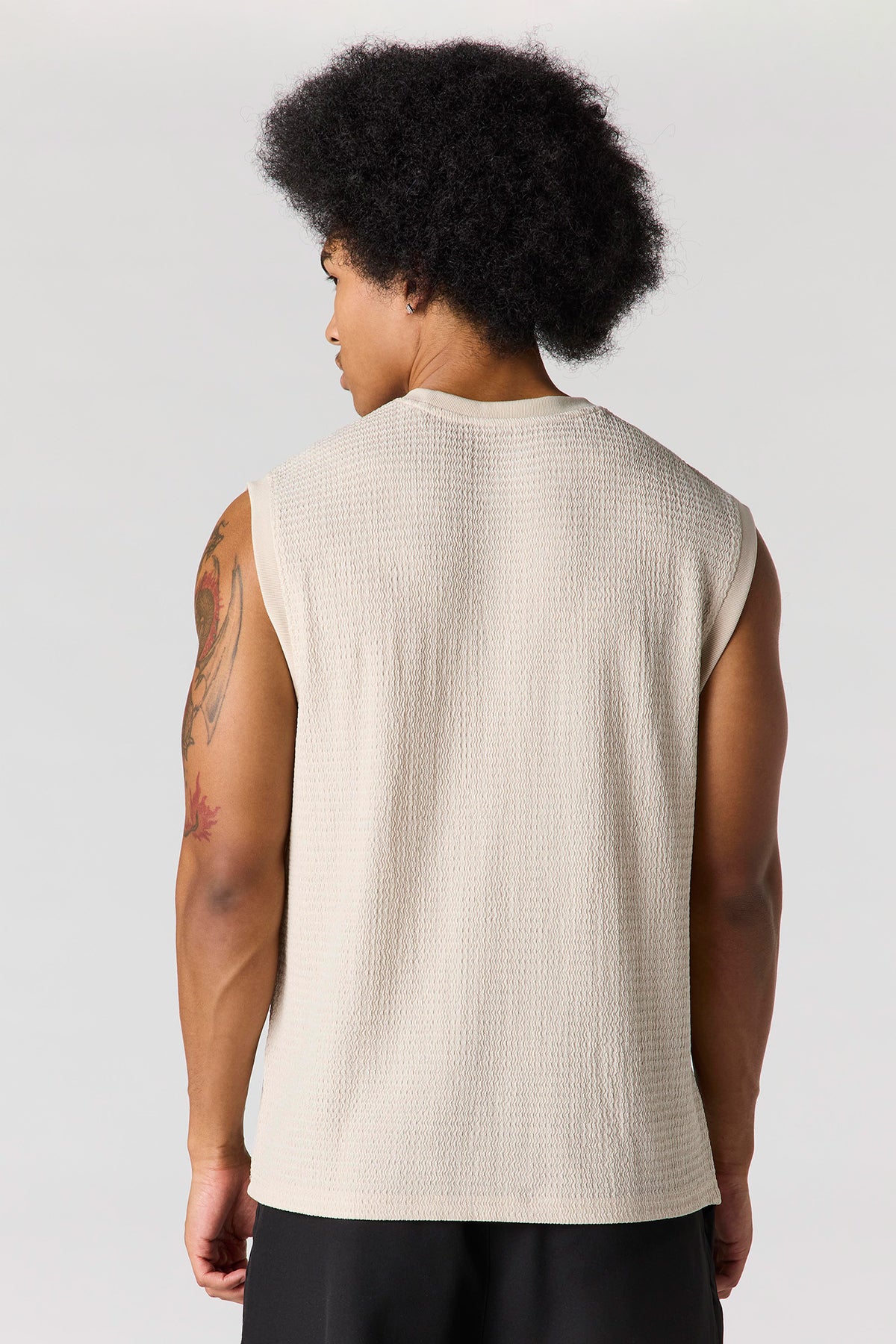 Vue alternative 2. Débardeur sport texturé