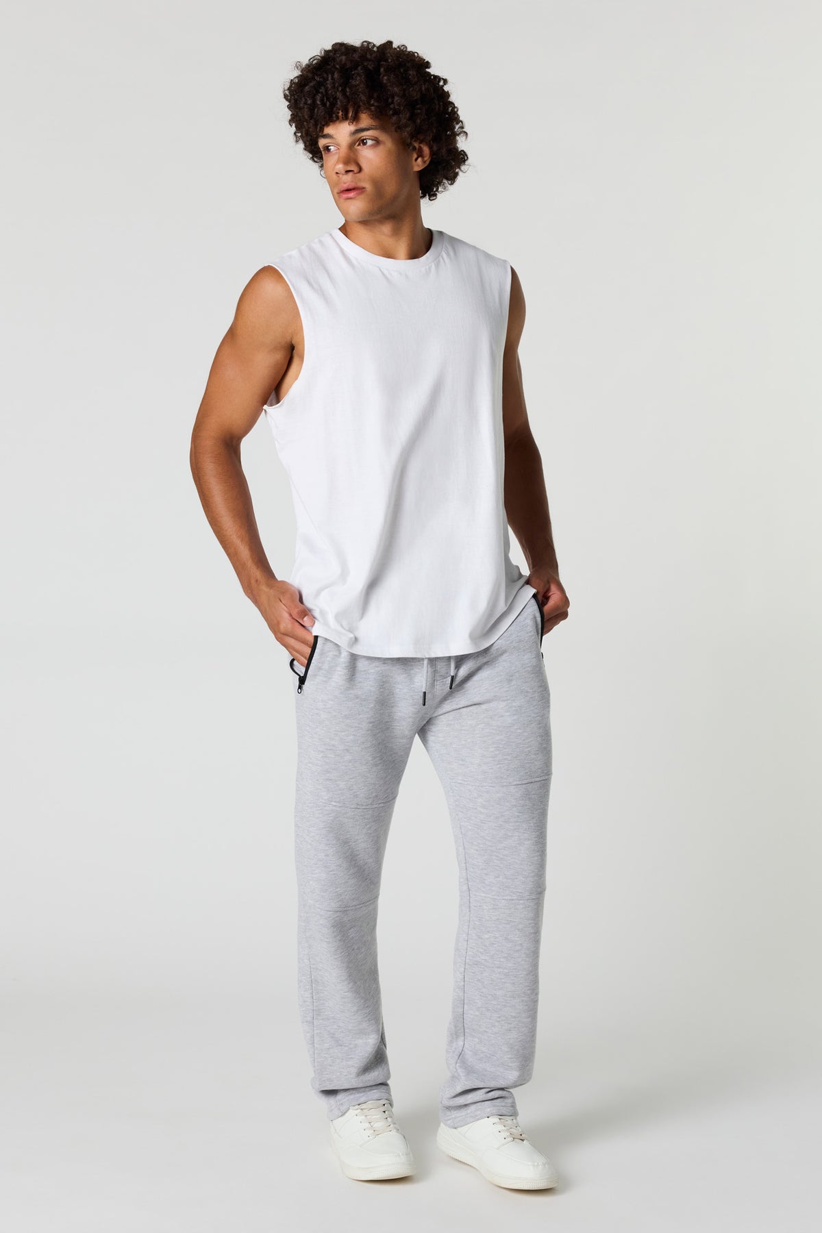 Vue alternative 2. Pantalon d'entraînement en molleton avec poches à fermeture à glissière