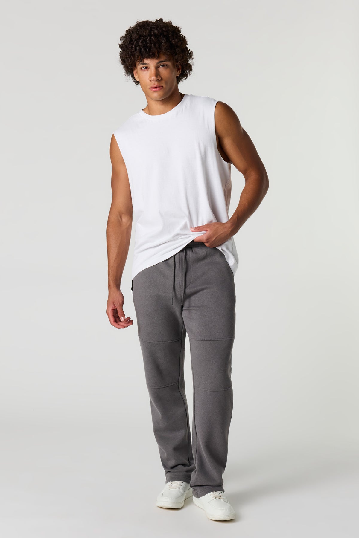 Vue alternative 2. Pantalon d'entraînement en molleton avec poches à fermeture à glissière