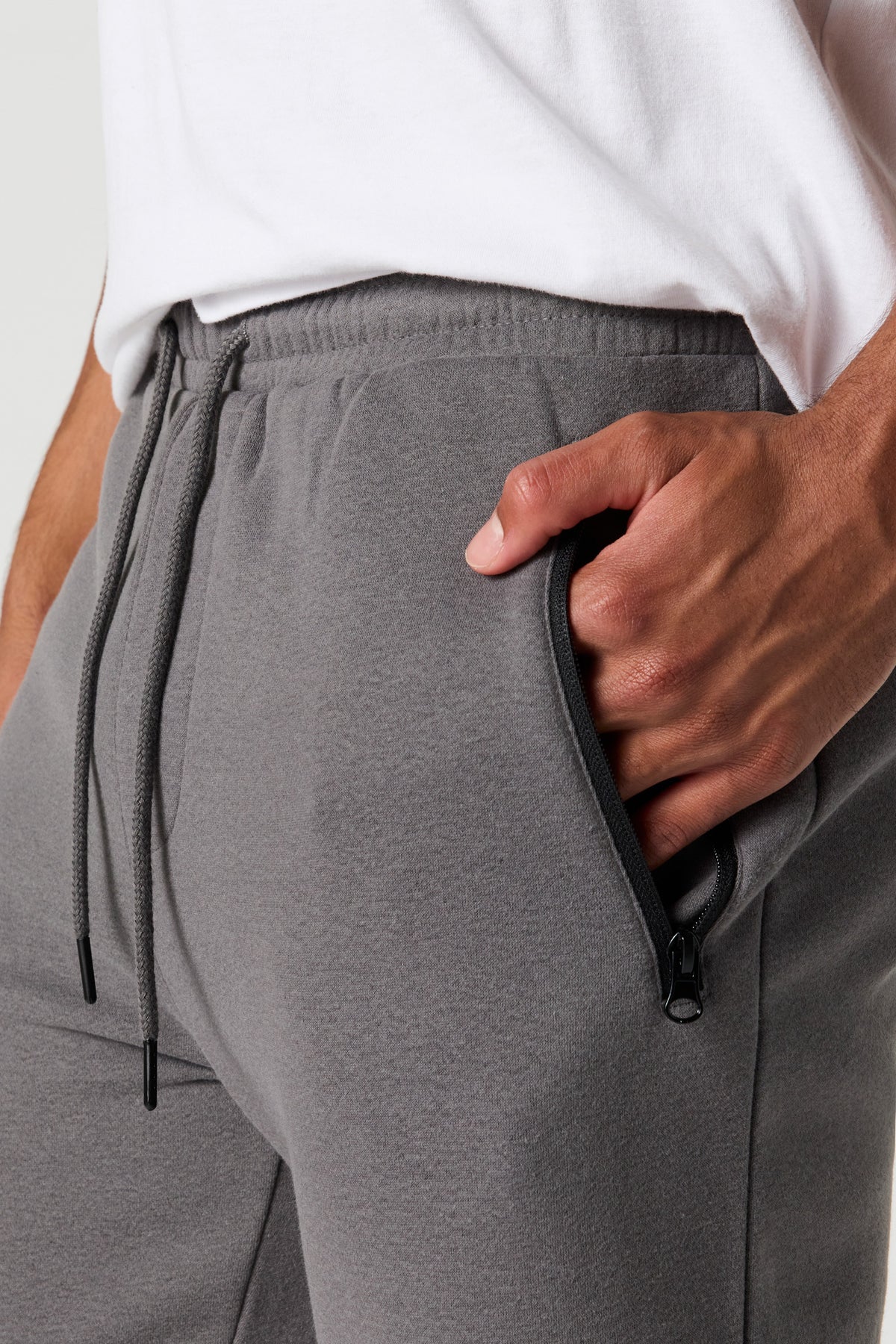 Vue alternative 4. Pantalon d'entraînement en molleton avec poches à fermeture à glissière