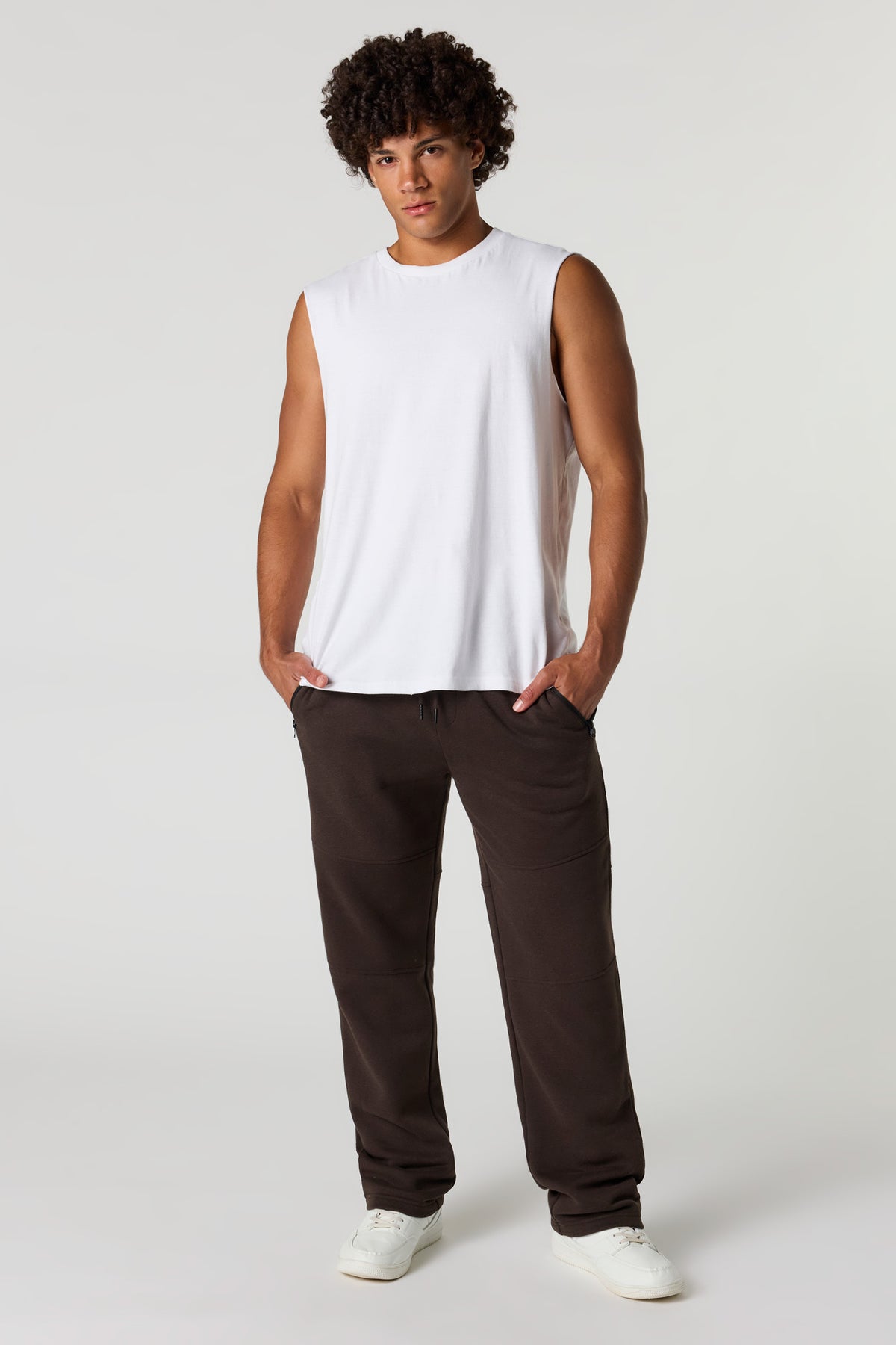 Vue alternative 2. Pantalon d'entraînement en molleton avec poches à fermeture à glissière