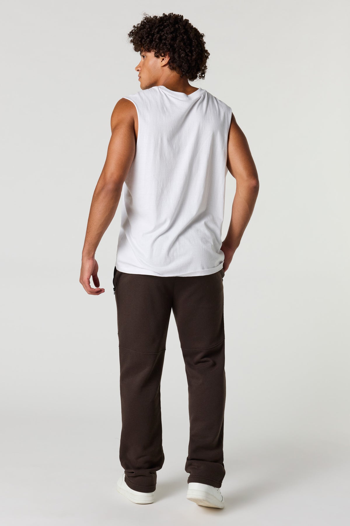 Vue alternative 3. Pantalon d'entraînement en molleton avec poches à fermeture à glissière