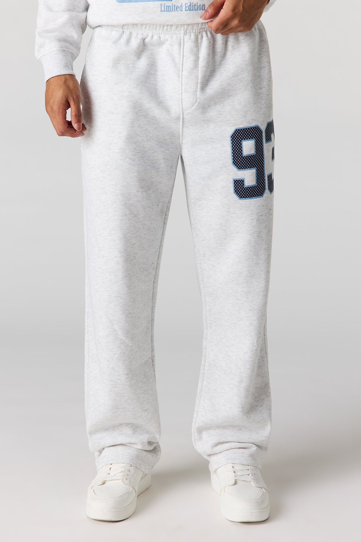 Graphic Baggy Fleece Sweatpant - Light Grey