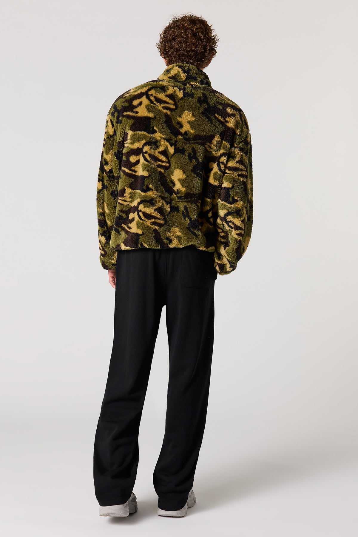 Alt View 3. Fleece Sweatpant - Black