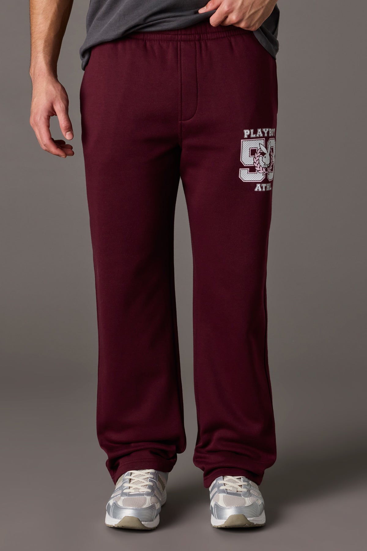Playboy Graphic Fleece Baggy Sweatpant - Burgundy