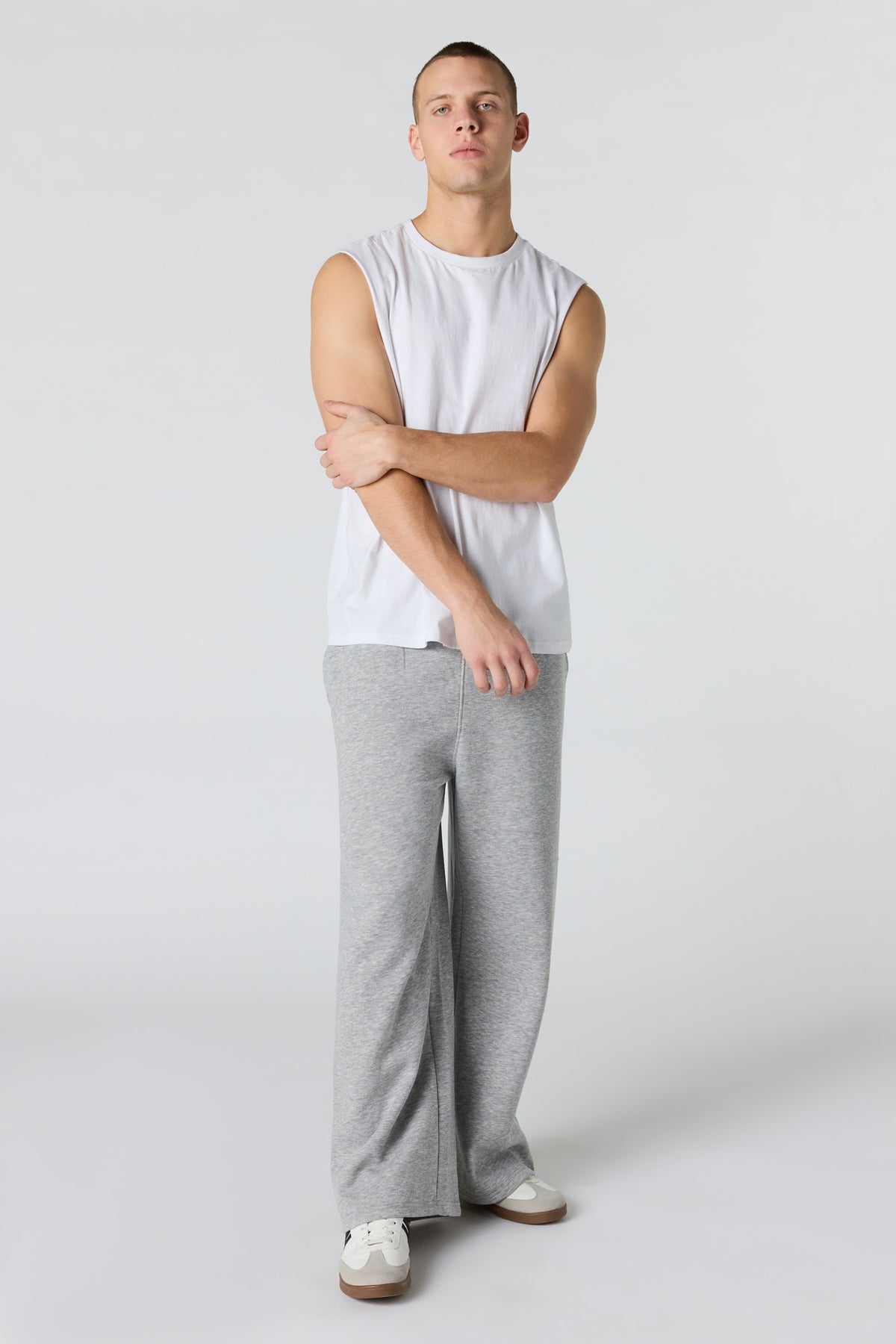 Vue alternative 14. Pantalon d'entraînement à jambe large en molleton