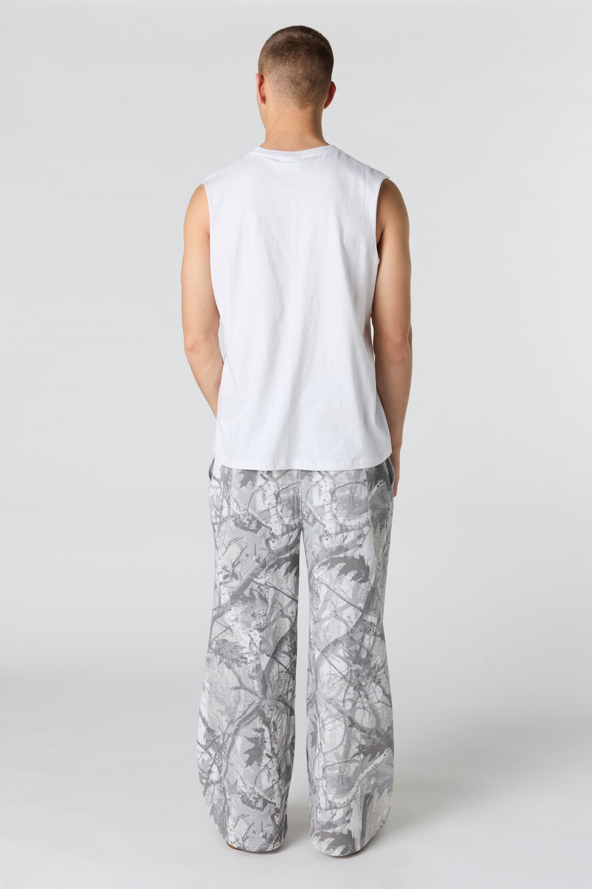 Vue alternative 9. Pantalon d'entraînement à jambe large en molleton