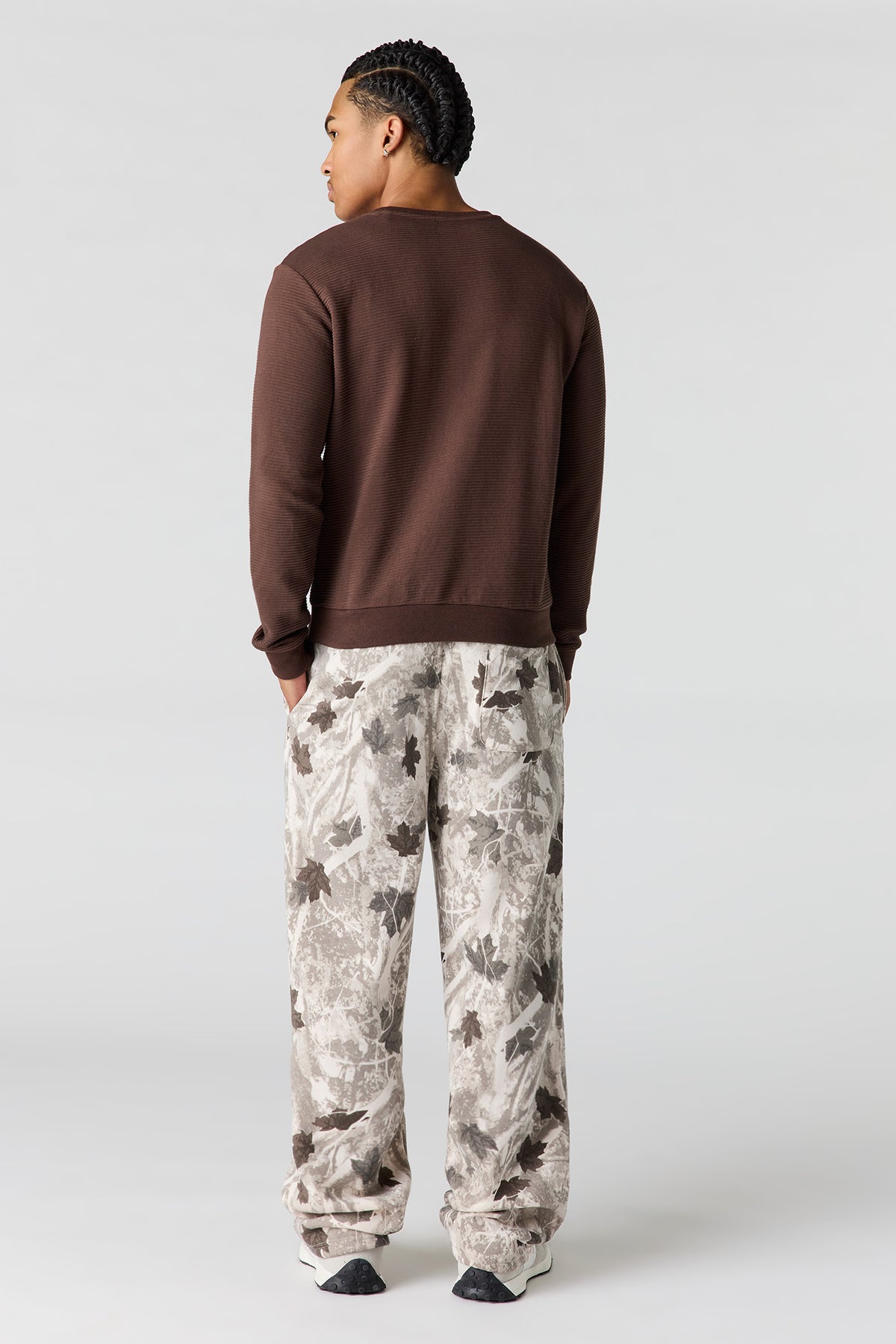 Alt View 3. Baggy Fleece Sweatpant - Camouflage