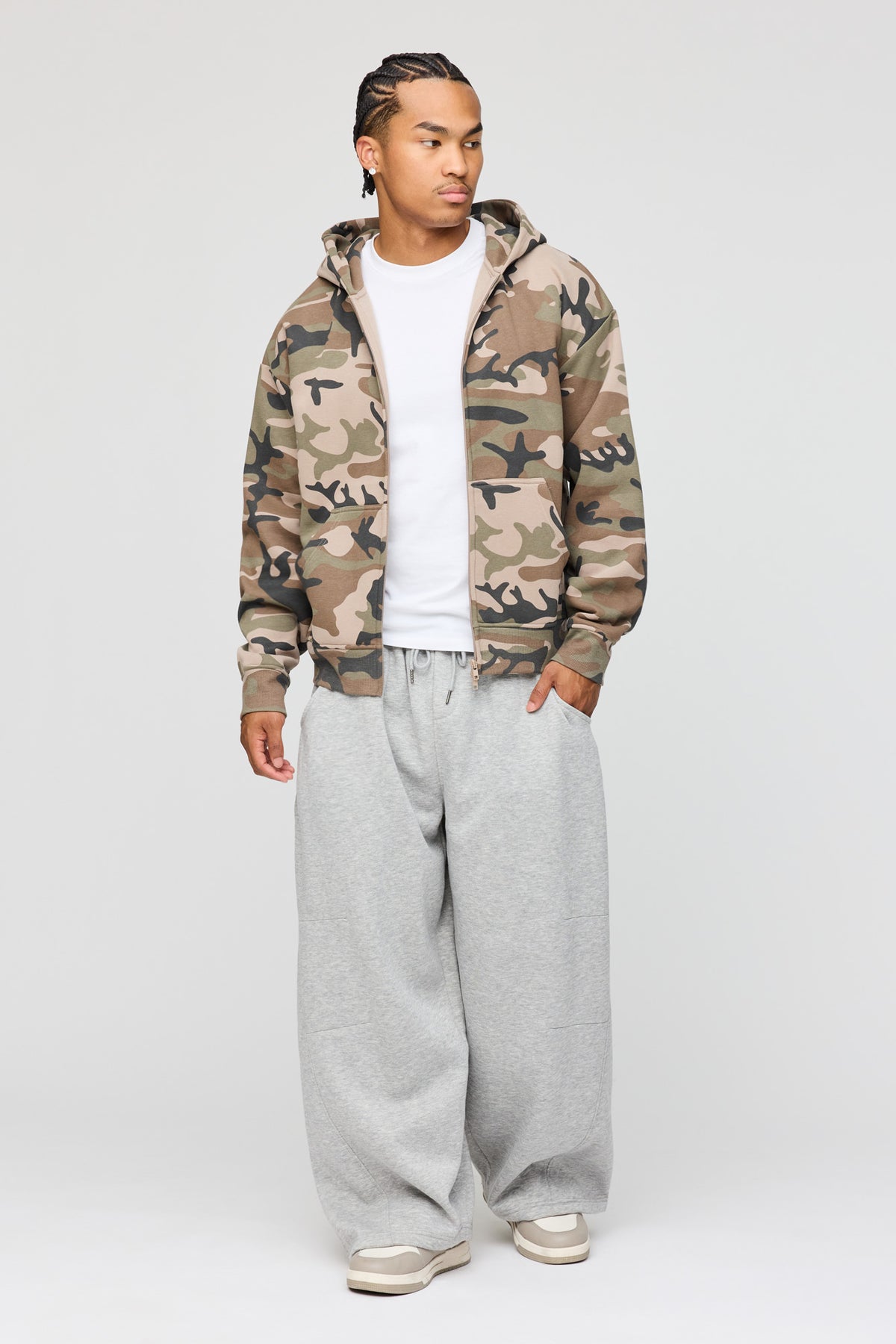 Vue alternative 2. Pantalon d'entraînement baggy à jambe baril en molleton