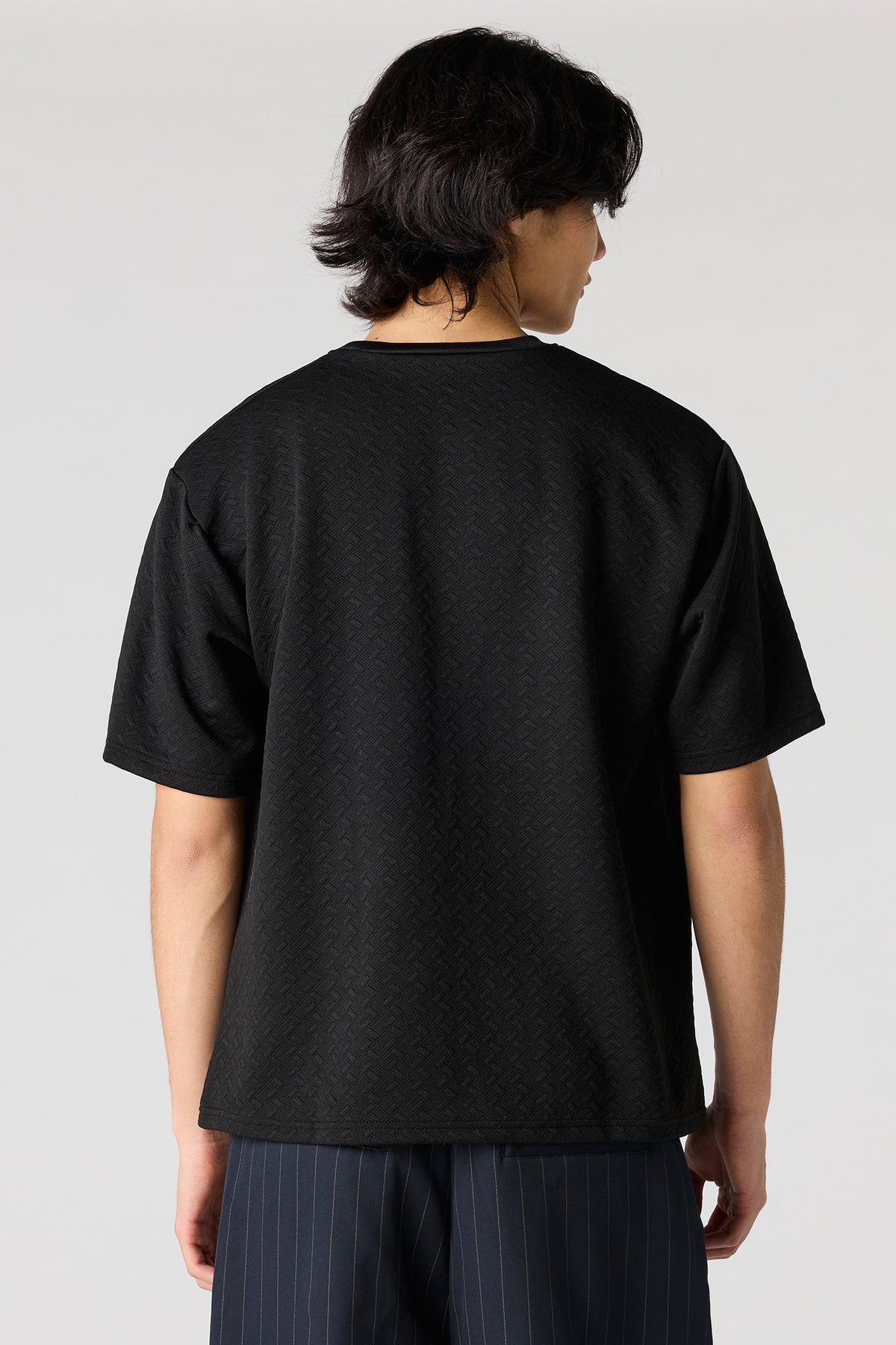 Vue alternative 2. T-shirt carré texturé