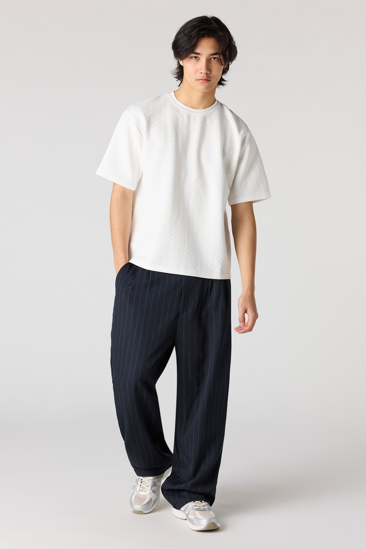 Vue alternative 3. T-shirt carré texturé
