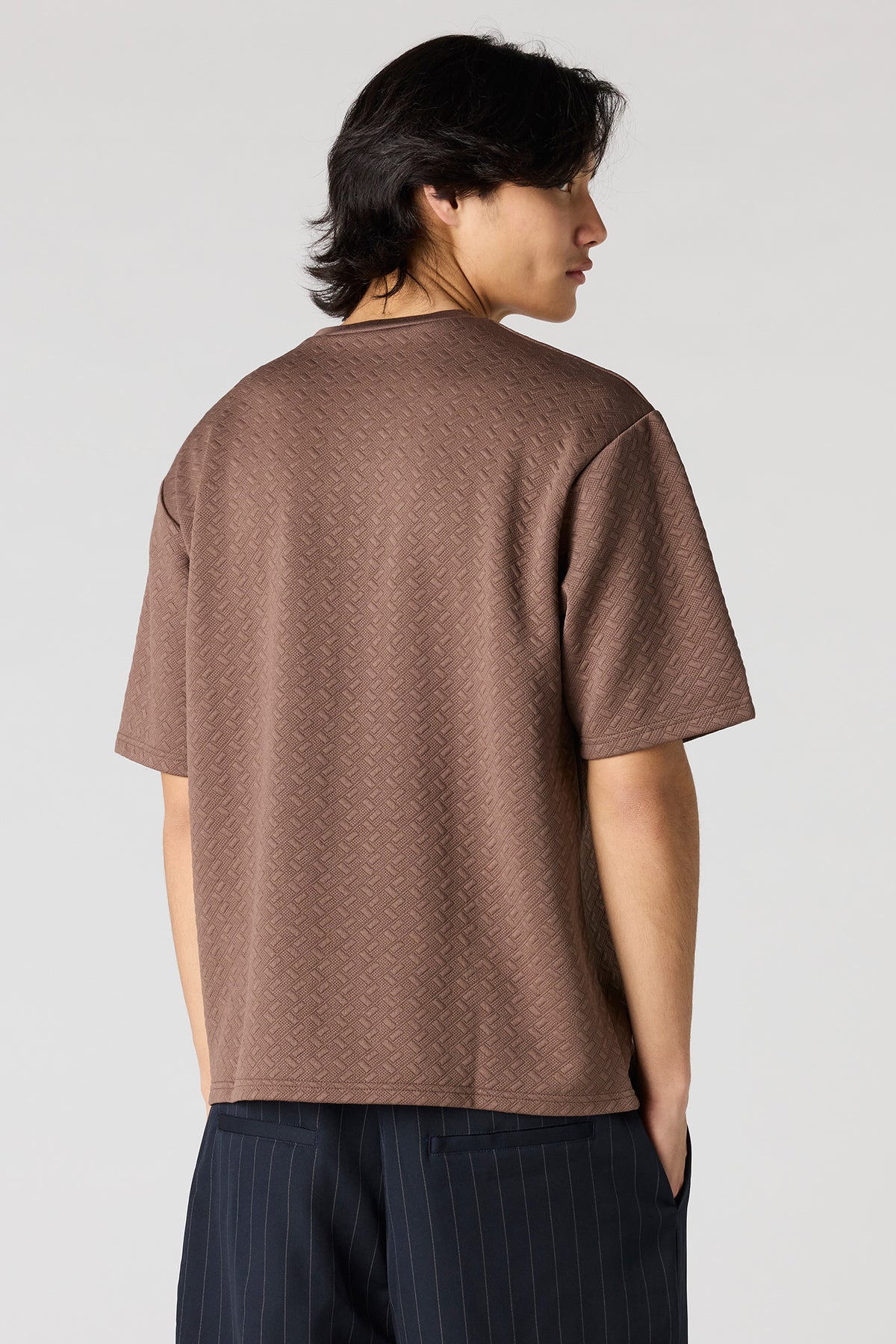 Vue alternative 2. T-shirt carré texturé