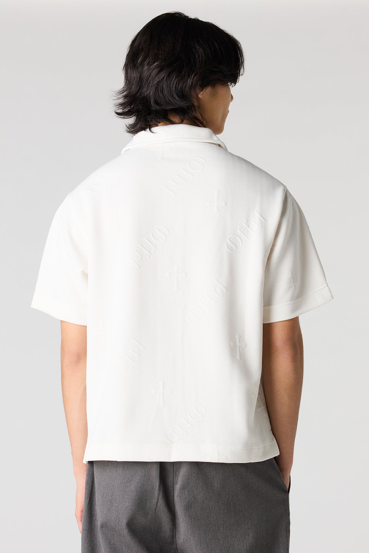Vue alternative 2. Haut boutonné texuré