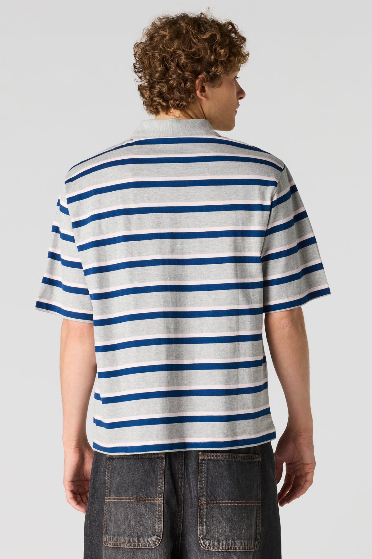 Vue alternative 2. Polo carré rayé