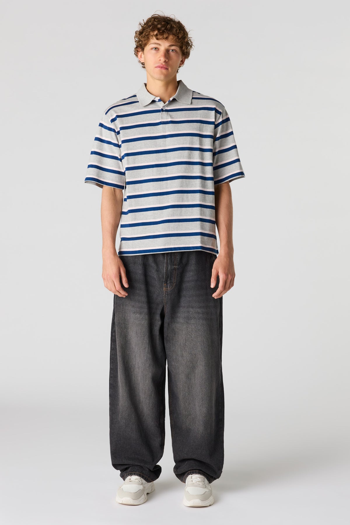 Vue alternative 3. Polo carré rayé