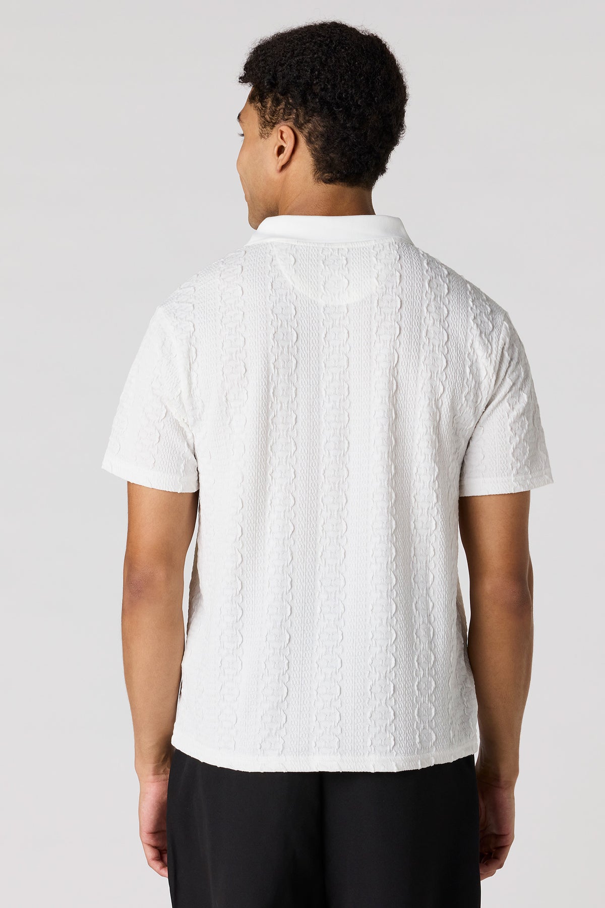 Vue alternative 2. Polo texturé avec fermeture à glissière
